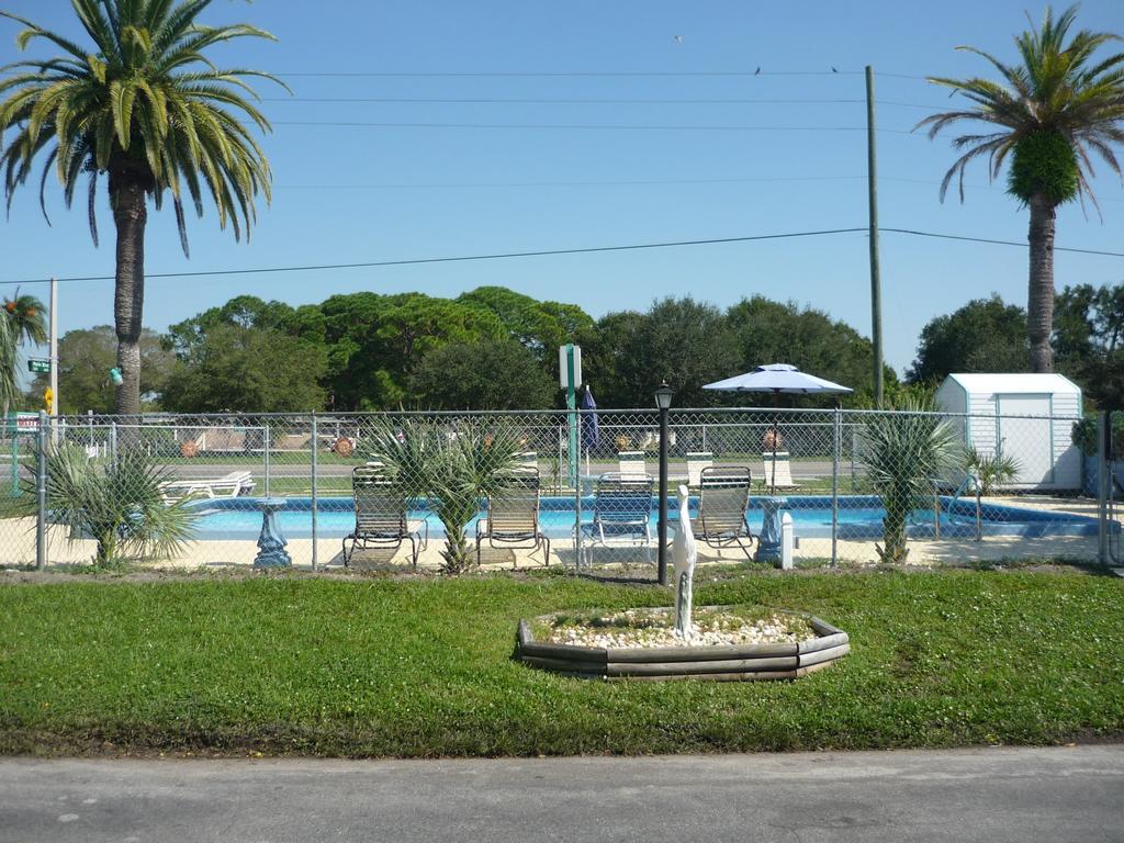 Palm Court Motel Dunedin Bagian luar foto